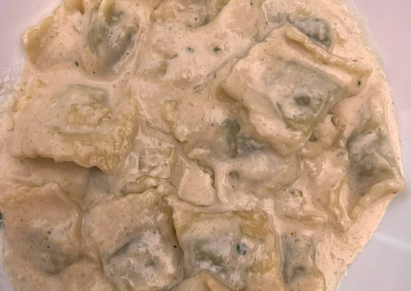 Tortellini con salsa de queso