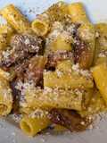 Rigatoni com Carne de Panela