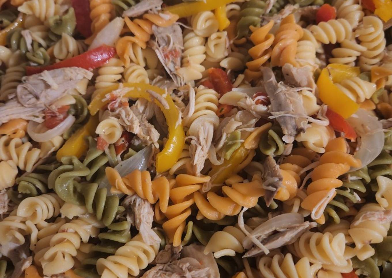 Pasta tricolor