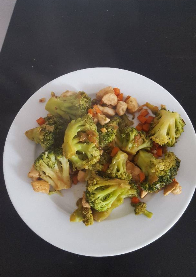 Una foto de Salteado de verduras con pollo (light)