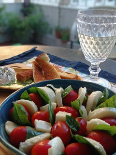 Una foto de Ensalada caprese