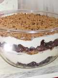 Schichtdessert mit Weintrauben