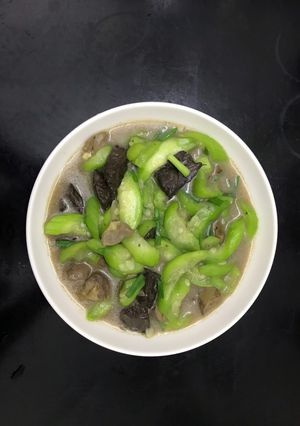 Hình của món Lòng gà xào mướp.