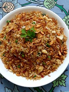 गार्लिक एग फ्राइड राइस (Garlic egg fried rice recipe in hindi) रेसिपी मुख्य फोटो