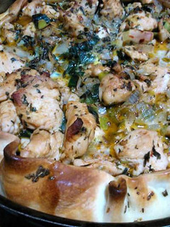 Una foto de Tarta de pollo y puerro