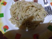 Una foto de fideos tallarines
