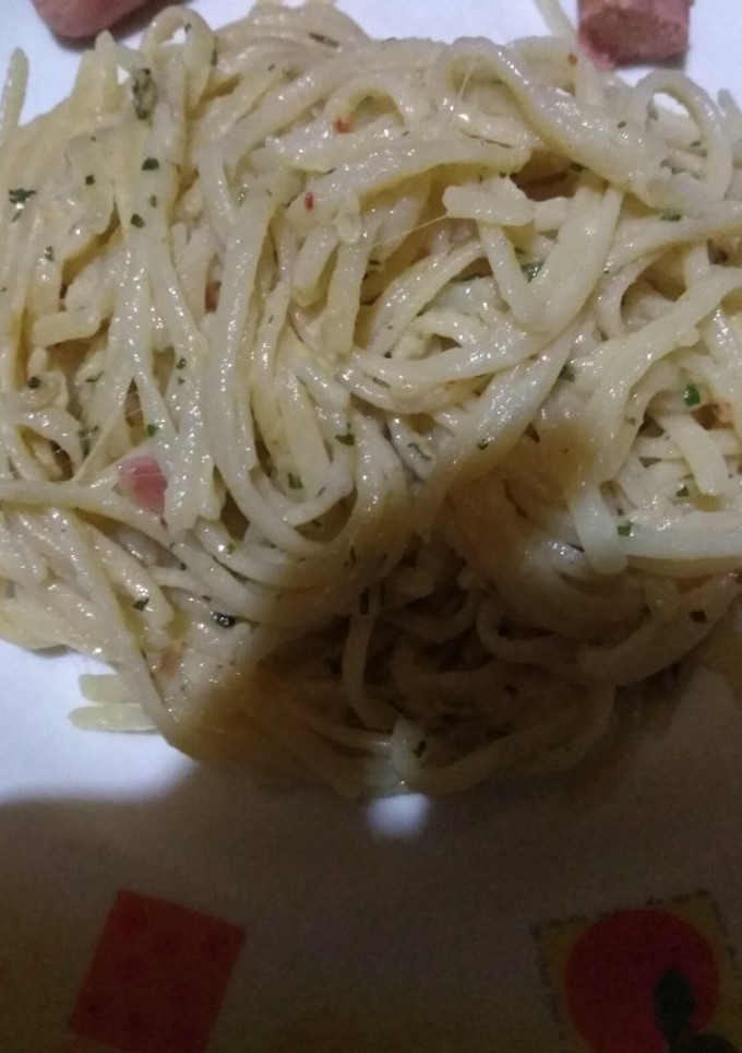 Una foto de Tallarines con queso🤤😋