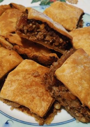 Φωτογραφία της συνταγής Γιορτινή πίτα με κιμά και ξηρούς καρπούς