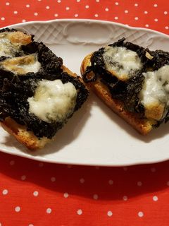 Foto di Crostini di cavolo nero