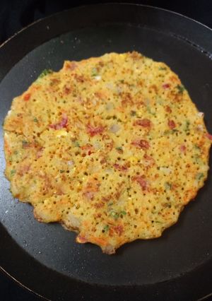 વેજીટેબલ ઉત્તપા (Vegetable Uttapa Recipe In Gujarati) રેસીપી મુખ્ય ફોટો