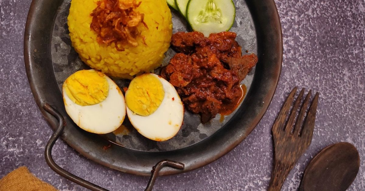 589. Nasi Kuning Kukus Simple