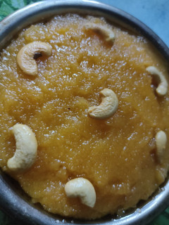 ரவை கேசரி (Ravai kesari recipe in tamil) செய்முறை முக்கிய புகைப்படம்