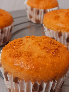 એગલેસ બિસકોફ મફીન (Eggless Biscoff Muffins Recipe In Gujarati) રેસીપી મુખ્ય ફોટો