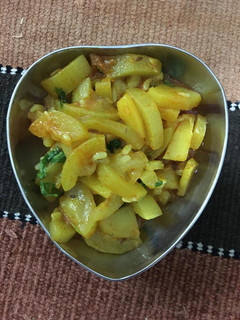 દુધી બટાકા નુ શાક (Dudhi Bataka Shak Recipe In Gujarati) રેસીપી મુખ્ય ફોટો