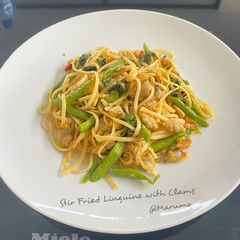 A picture of Stir Fried Linguine with Clams.
