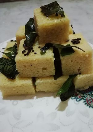 A picture of Besan dhokla.