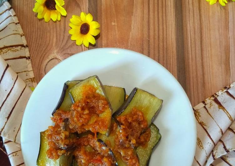 Cara Gampang Membuat Terong Goreng Sambal Bawang yang Bisa Manjain Lidah