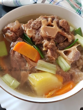 Langkah Gampang Menyiapkan Resep Sop Buntut Sapi yang Sempurna