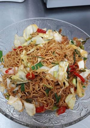 Foto resep Mi goreng simple dan hemat😁