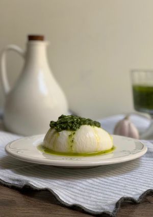 Una foto de Pesto de espinacas con burrata (o lo que quieras)