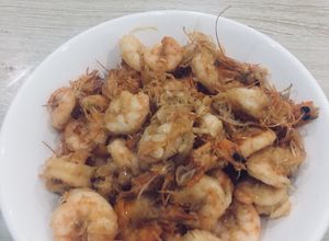 Hình của món Tôm bóc nõn chiên bơ tỏi.