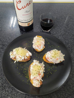 Una foto de Ensalada de cangrejo para tostas
