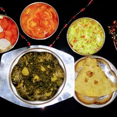 Alo palak maithi A picture of Alo palak maithi.