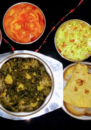 A picture of Alo palak maithi.