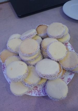 Una foto de Alfajores de maicena súper deliciosos ♥️♥️