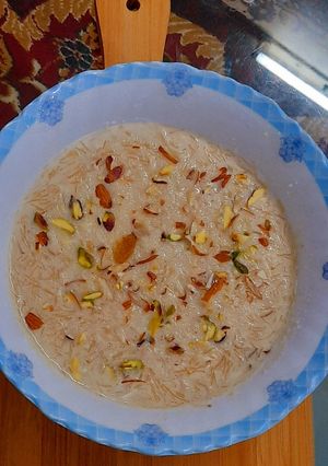 A picture of Sheer khurma.