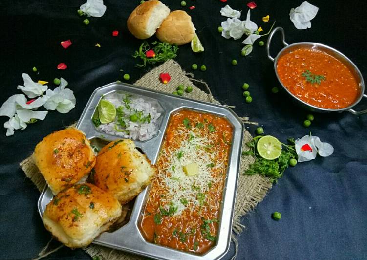 How to Prepare Homemade Cheese pav bhaji