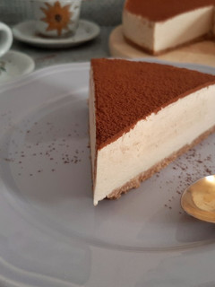 Foto di Torta fredda al caffè e cioccolato bianco