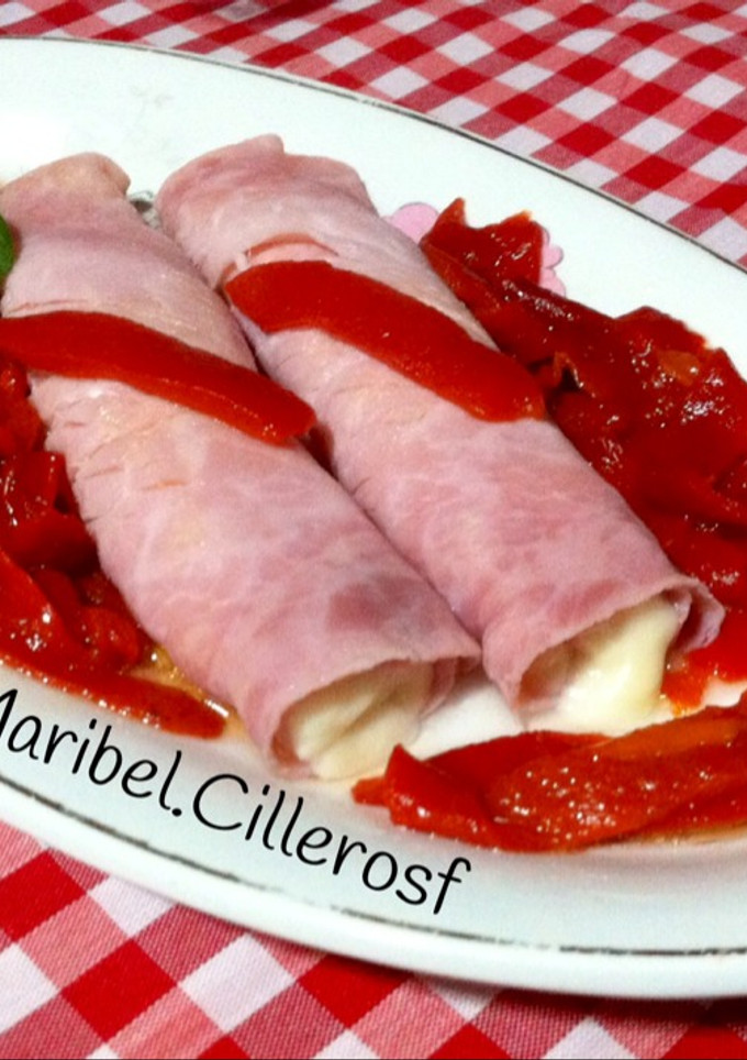 Una foto de Jamón cocido relleno de torta del Casar