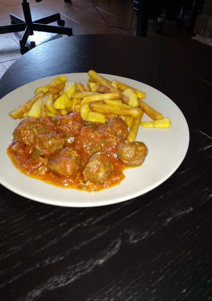 Una foto de Albóndigas de ternera al horno con tomate