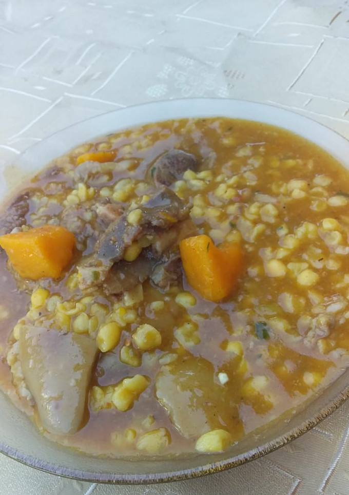 Una foto de Locro argentino