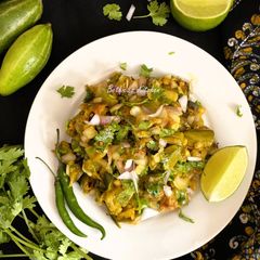 A picture of Bhaja Potoler Bhorta (Mashed Fried Pointed Gourd - Bong Style).