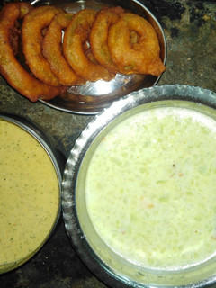 புடலங்காயில் 3 in 1 ரெசிபி (காரம் மற்றும் ஸ்வீட்) செய்முறை முக்கிய புகைப்படம்