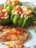 Calabacitas rellenas y pechuga (alto en proteína)