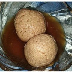 A picture of Jaggery rasugulla.