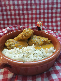 Una foto de Contramuslos de pollo en salsa en olla express
