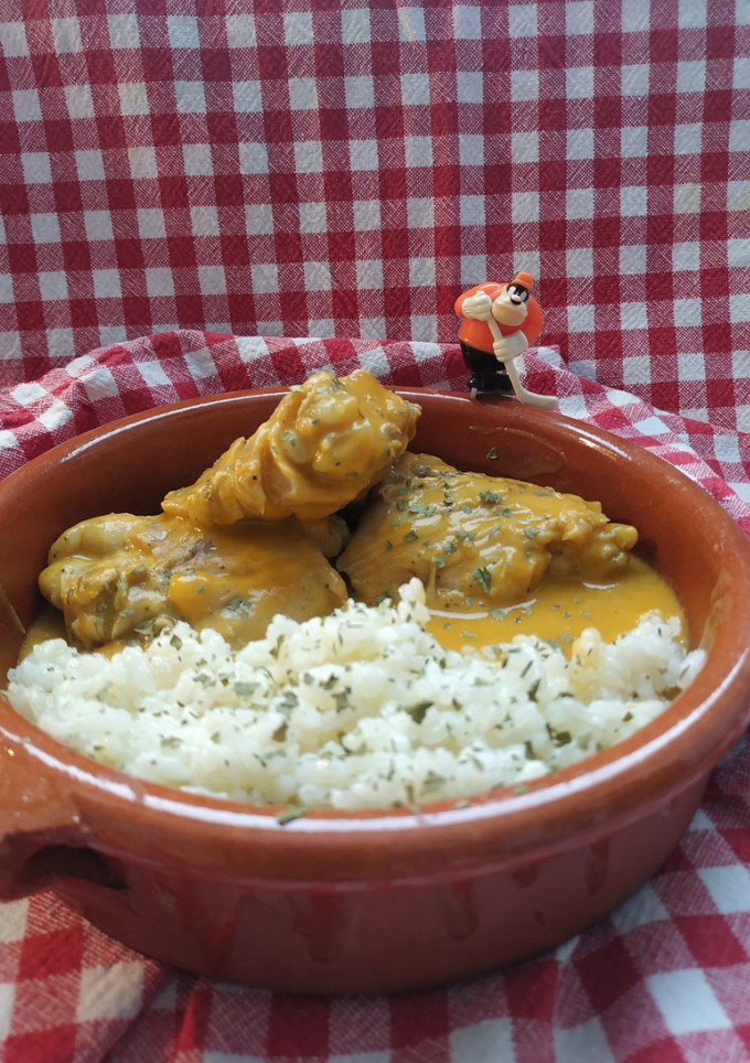 Una foto de Contramuslos de pollo en salsa en olla express