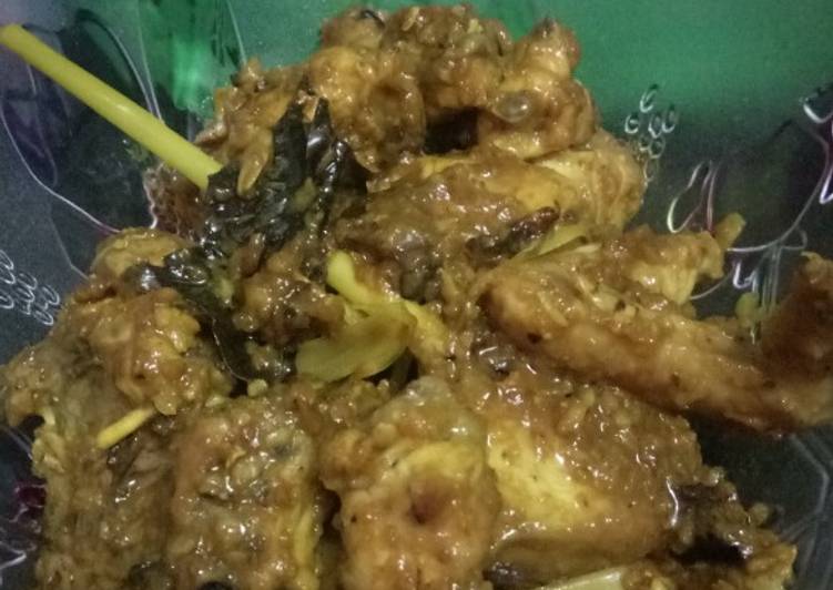 Ayam bumbu kuning