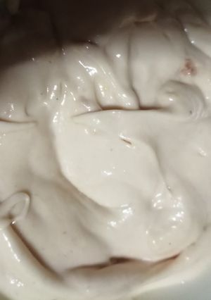 A picture of Yellow sauce.
