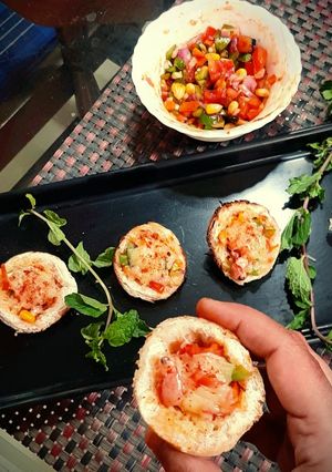 ব্রেড কাপ পিজ্জা (Bread cup pizza recipe in bengali) রেসিপির প্রধান ছবি