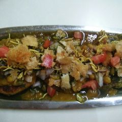 A picture of Ragda Pattice.