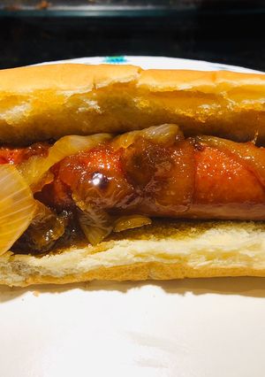 A picture of Beer 🍺 Dogs 🌭.