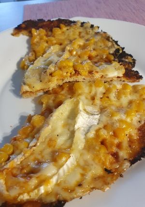 Négysajtos karfiol pizza recept fotója