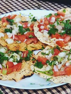 पापड़ मसाला(Masala papad recipe in Hindi) रेसिपी मुख्य फोटो