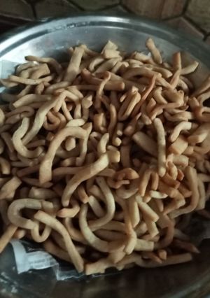 मैदा मठरी (maida mathri recipe in Hindi) रेसिपी मुख्य फोटो