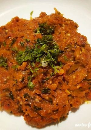A picture of Baingan ka bharta.